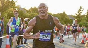 2.36.34 στον Μαραθώνιο του Λονδίνου ο 53χρονος Graham Green